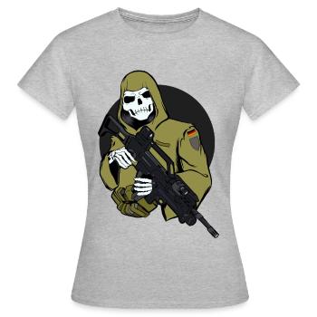Skeleton in camouflage cloak with rifle - Women's T-Shirt - heather grey - Front - AI Model Female 172 dark (172cm)