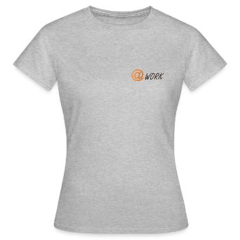 at-Symbol und das Wort work - Frauen T-Shirt - Grau meliert - Vorne - AI Model Female 172 dark (172cm)