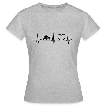 Courbe ECG - Courbe cardiaque - Pouls - Tortue - T-shirt Femme - gris chiné - Devant - AI Model Female 172 dark (172cm)