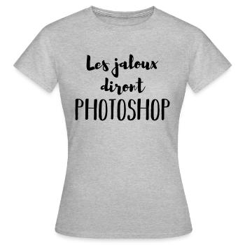 Les jaloux diront Photoshop noir - T-shirt Femme - gris chiné - Devant - AI Model Female 172 dark (172cm)