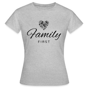 Family first - T-shirt Femme - gris chiné - Devant - AI Model Female 172 dark (172cm)