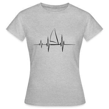 Segelboot Heartbeat Segelboot - Frauen T-Shirt - Grau meliert - Vorne - AI Model Female 172 dark (172cm)