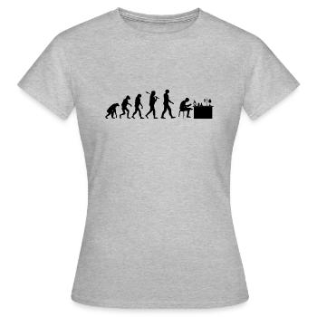 Cadeau de la chimie évolutive chimiste - T-shirt Femme - gris chiné - Devant - AI Model Female 172 dark (172cm)