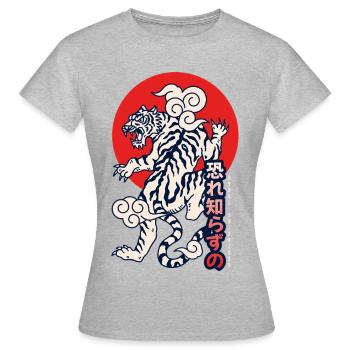 Osore Shirazuno: Fearless Tiger - Frauen T-Shirt - Grau meliert - Vorne - AI Model Female 172 dark (172cm)