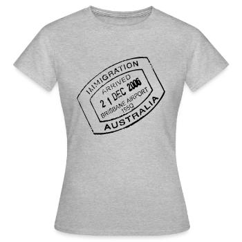 timbre Voyage - T-shirt Femme - gris chiné - Devant - AI Model Female 172 dark (172cm)