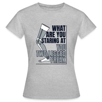 Jambe d’utilisateur de jambes artificielles à deux jambes - T-shirt Femme - gris chiné - Devant - AI Model Female 172 dark (172cm)