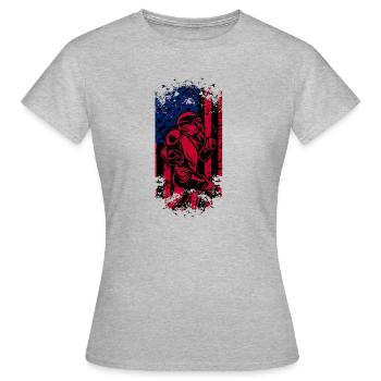 Football américain Drapeau Sports patriotiques - T-shirt Femme - gris chiné - Devant - AI Model Female 172 dark (172cm)