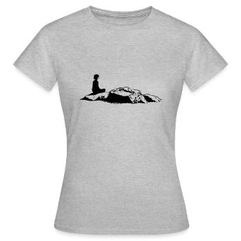 Meditation auf den Felsen - Frauen T-Shirt - Grau meliert - Vorne - AI Model Female 172 dark (172cm)