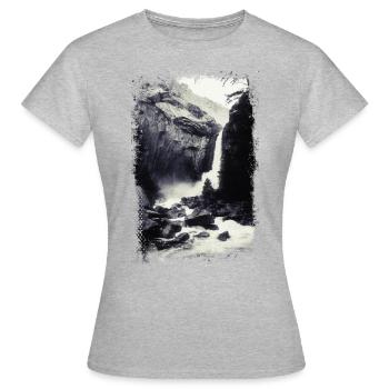 Wasserfall in der Wildnis - Frauen T-Shirt - Grau meliert - Vorne - AI Model Female 172 dark (172cm)