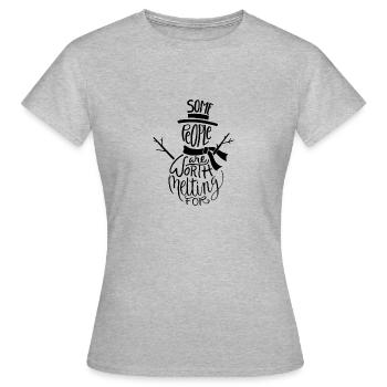 Winter Weihnachten Schneemann Kalt Frost Schnee - Frauen T-Shirt - Grau meliert - Vorne - AI Model Female 172 dark (172cm)