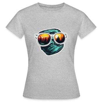 Sonnenbrille / Reflektion / Wald / Spiegelung - Frauen T-Shirt - Grau meliert - Vorne - AI Model Female 172 dark (172cm)