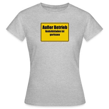 Außer Betrieb - Frauen T-Shirt - Grau meliert - Vorne - AI Model Female 172 dark (172cm)