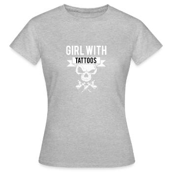 Girl With TATTOOS t„towiert Tattoostudio Tattoos - Frauen T-Shirt - Grau meliert - Vorne - AI Model Female 172 dark (172cm)