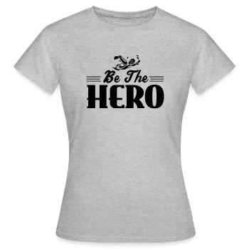 Maillot de bain · Soyez le héros · Cadeaux - T-shirt Femme - gris chiné - Devant - AI Model Female 172 dark (172cm)