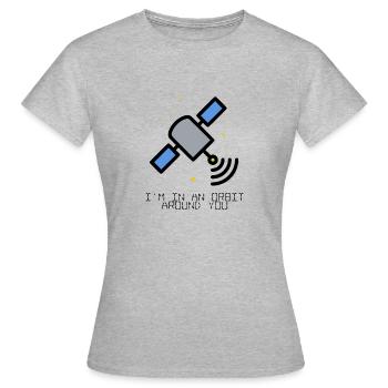 Orbite autour de vous satellite - T-shirt Femme - gris chiné - Devant - AI Model Female 172 dark (172cm)