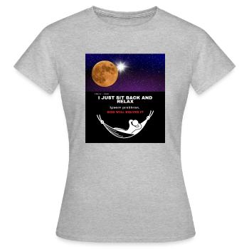 I just sit back and Relax - Women's T-Shirt - heather grey - Front - AI Model Female 172 dark (172cm)