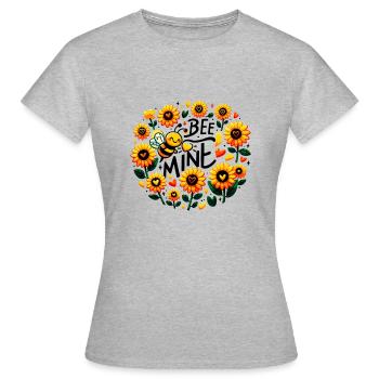 Bee Mine : abeille lunatique et fleurs ludiques - T-shirt Femme - gris chiné - Devant - AI Model Female 172 dark (172cm)