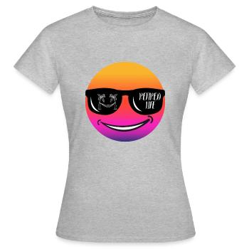 Beach Vibes Pensions Pension - T-shirt Femme - gris chiné - Devant - AI Model Female 172 dark (172cm)