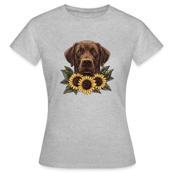 Brauner Labrador mit Sonnenblumen - Frauen T-Shirt - Grau meliert - Vorne - AI Model Female 172 dark (172cm)