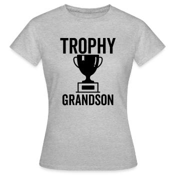 Trophée Petit-fils - T-shirt Femme - gris chiné - Devant - AI Model Female 172 dark (172cm)