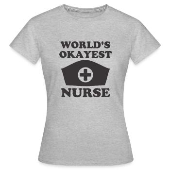 INFIRMIÈRE LA PLUS CORRECTE DU MONDE 1 - T-shirt Femme - gris chiné - Devant - AI Model Female 172 dark (172cm)