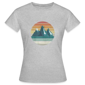 Berge Sehnsucht Vintage - Frauen T-Shirt - Grau meliert - Vorne - AI Model Female 172 dark (172cm)