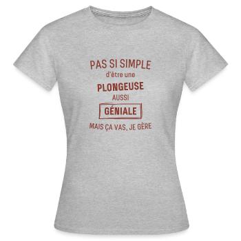 Plongeuse GÉNIALE rouge brunâtre foncé - T-shirt Femme - gris chiné - Devant - AI Model Female 172 dark (172cm)