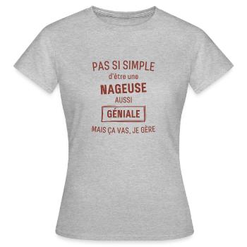 Nageuse GÉNIALE rouge brunâtre foncé - T-shirt Femme - gris chiné - Devant - AI Model Female 172 dark (172cm)
