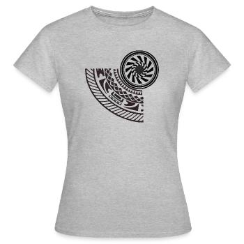 Maori - T-shirt Femme - gris chiné - Devant - AI Model Female 172 dark (172cm)