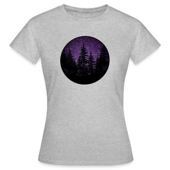 Dunkler Wald mit Lila Hintergrund - Frauen T-Shirt - Grau meliert - Vorne - AI Model Female 172 dark (172cm)