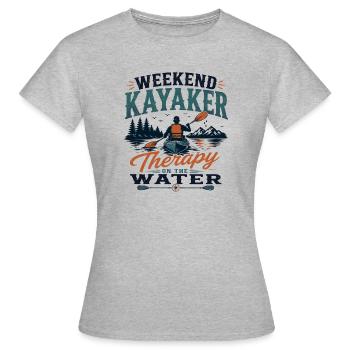 Wochenend-Kajakfahrer-Therapie auf dem Wasser - Frauen T-Shirt - Grau meliert - Vorne - AI Model Female 172 dark (172cm)