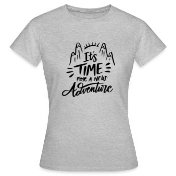 Il est temps pour une nouvelle aventure de dire des montagnes de texte - T-shirt Femme - gris chiné - Devant - AI Model Female 172 dark (172cm)