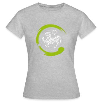 tigre de karaté - T-shirt Femme - gris chiné - Devant - AI Model Female 172 dark (172cm)