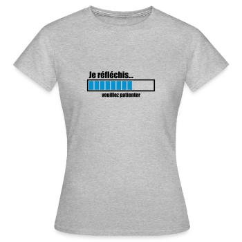 je réfléchis veuillez patienter - T-shirt Femme - gris chiné - Devant - AI Model Female 172 dark (172cm)