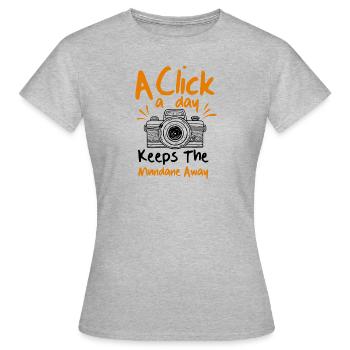 Klicken Sie Auf Capture Slay - Lustige Fotografie - Frauen T-Shirt - Grau meliert - Vorne - AI Model Female 172 dark (172cm)