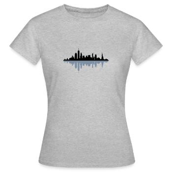 Skyline New York City - Frauen T-Shirt - Grau meliert - Vorne - AI Model Female 172 dark (172cm)