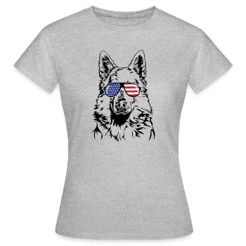 WEISSER SCHWEIZER SCHAEFERHUND Amerika Fahne Hunde - Frauen T-Shirt - Grau meliert - Vorne - AI Model Female 172 dark (172cm)