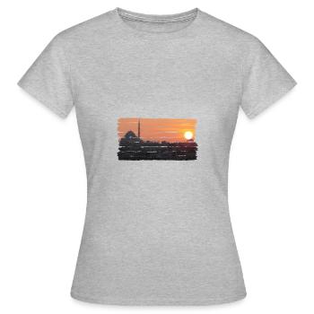 Istanbul est une ville entre l’Europe et l’Asie - T-shirt Femme - gris chiné - Devant - AI Model Female 172 dark (172cm)