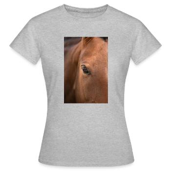 Pferdeauge - Frauen T-Shirt - Grau meliert - Vorne - AI Model Female 172 dark (172cm)