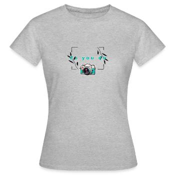 "Do yo do"-Kamera - Frauen T-Shirt - Grau meliert - Vorne - AI Model Female 172 dark (172cm)