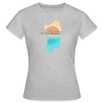 Non C’è Problema in Sardegna - Frauen T-Shirt - Grau meliert - Vorne - AI Model Female 172 dark (172cm)