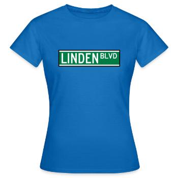 LINDEN BLVD SIGN - T-shirt Femme - bleu royal - Devant - AI Model Female 172 dark (172cm)