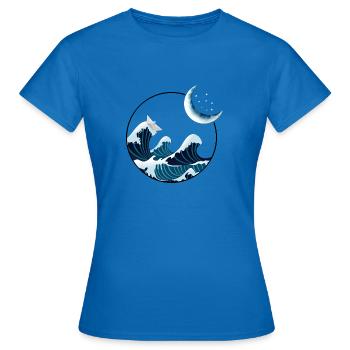 Papierboot im Sturm - Frauen T-Shirt - Royalblau - Vorne - AI Model Female 172 dark (172cm)