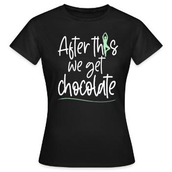Yoga et chocolat cadeau pour yogi ou gourou - T-shirt Femme - noir - Devant - AI Model Female 172 dark (172cm)