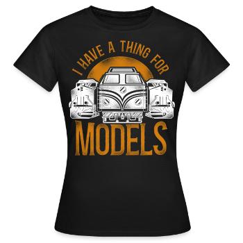 Conducteur de train diesel de marchandises - T-shirt Femme - noir - Devant - AI Model Female 172 dark (172cm)