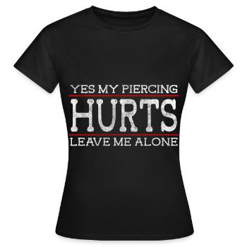Piercer Stechen Körperschmuck Stecker - Frauen T-Shirt - Schwarz - Vorne - AI Model Female 172 dark (172cm)