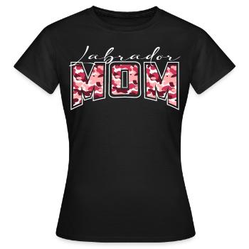 Labrador Mom Tarnmuster Schriftzug - Frauen T-Shirt - Schwarz - Vorne - AI Model Female 172 dark (172cm)