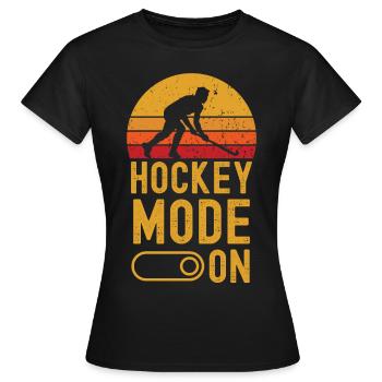 Feldhockey Mode on retro vintage - Frauen T-Shirt - Schwarz - Vorne - AI Model Female 172 dark (172cm)