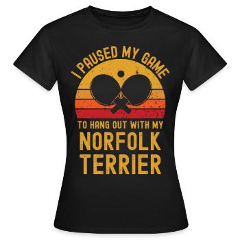 Tischtennis und Norfolk-Terrier - Frauen T-Shirt - Schwarz - Vorne - AI Model Female 172 dark (172cm)