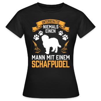 Mann mit Schafpudel altdeutscher Hütepudel - Frauen T-Shirt - Schwarz - Vorne - AI Model Female 172 dark (172cm)